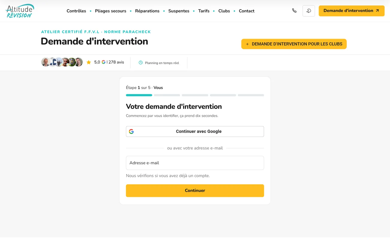 Formulaire de demande d'intervention d'Altitude Révision : étape 1 sur 5, connexion avec Google ou par adresse e-mail